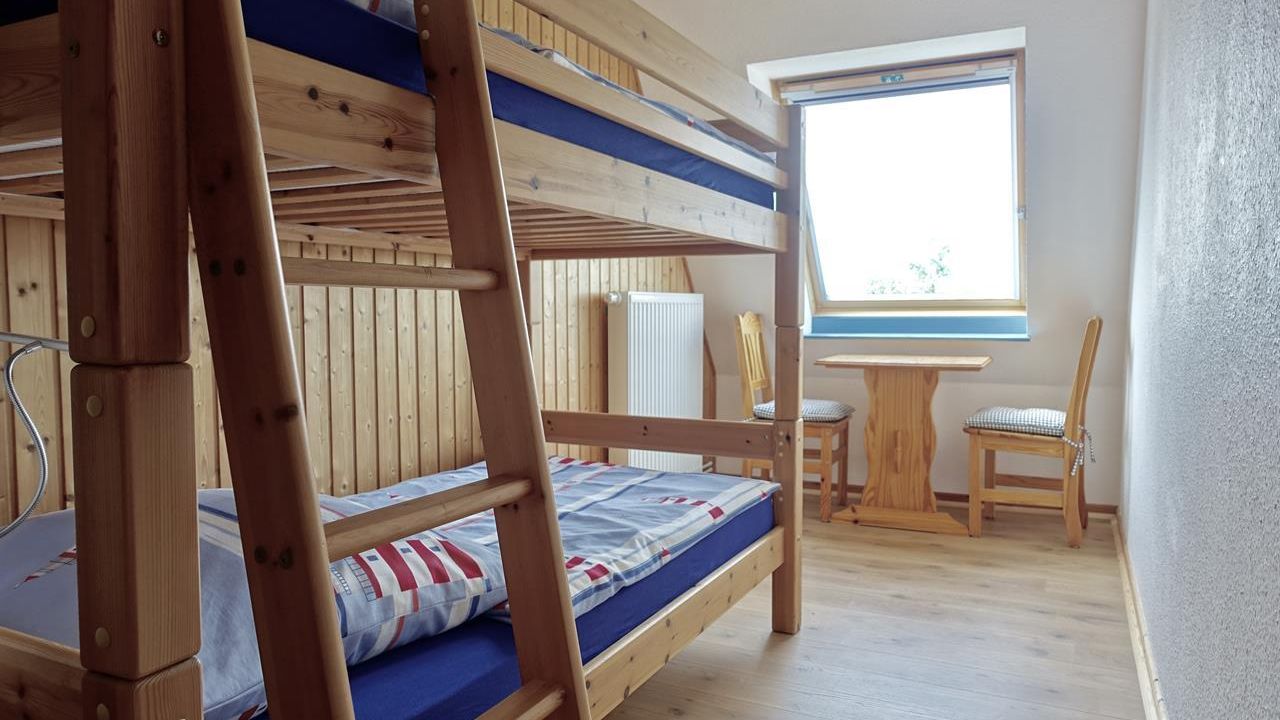 Schlafzimmer 3 (OG) Schlafzimmer 3 (OG)